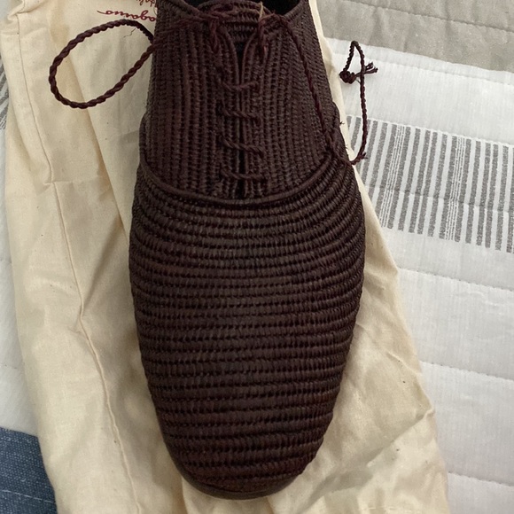 Salvatore Ferragamo Men’s size 10 woven raffia shoes, brown. - Picture 9 of 9